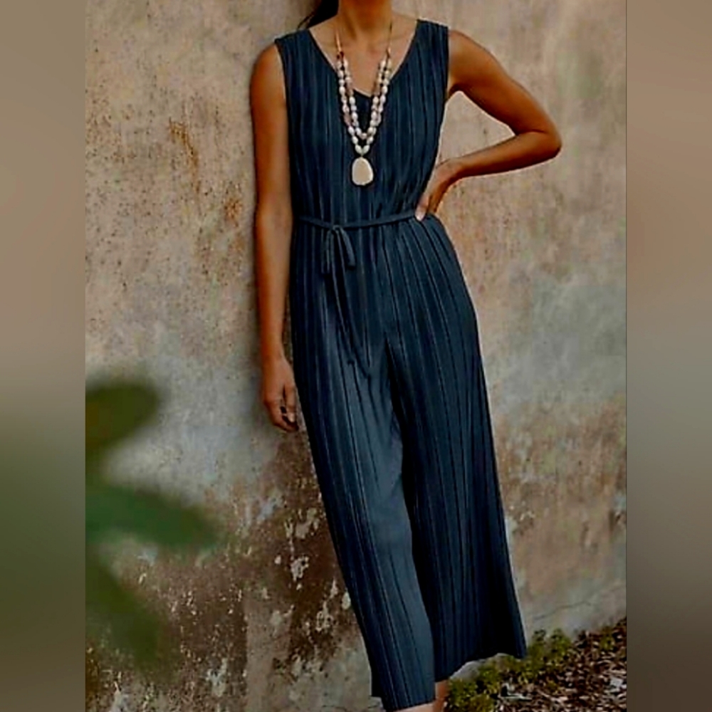 NWT J. Jill Navy Blue Top-to-Bottom Pleated Sleeveless Maxi Dress.
